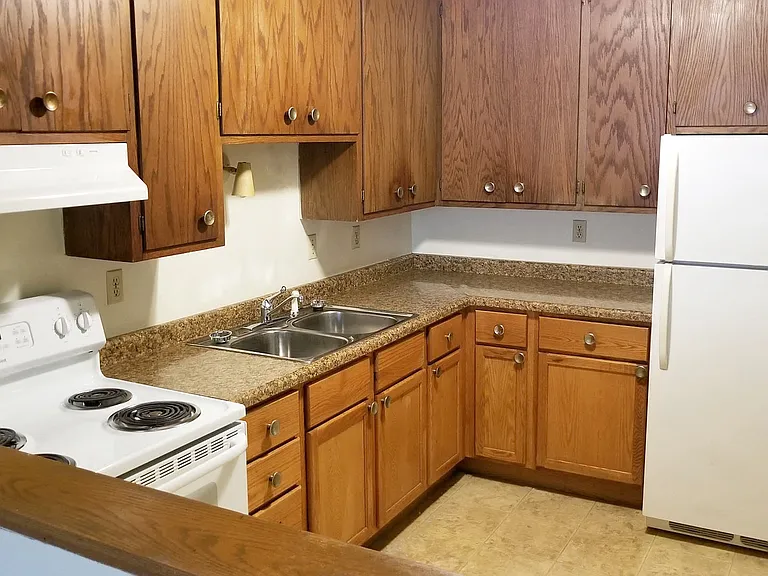 English Conway Place — Photo 16