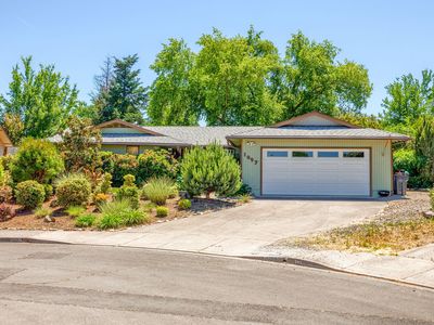 1097 Sherry Ave, Medford, OR, 97501
