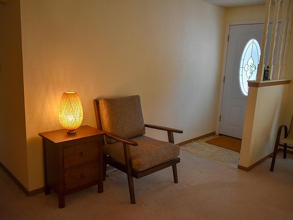 5th image of 712 216th Pl NE