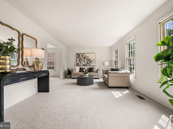 4th image of 6011 Burnside Landing Dr