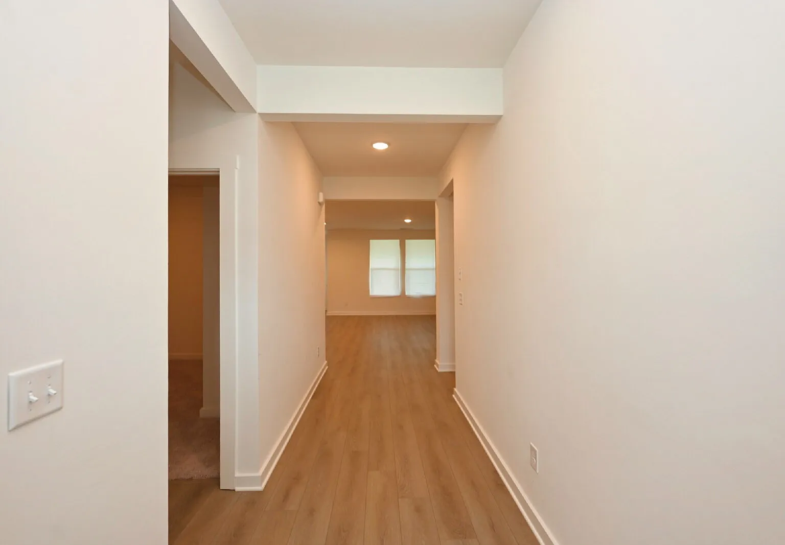 3 bed, 2.0 bath, 1980 sqft, $2,295 — Photo 4