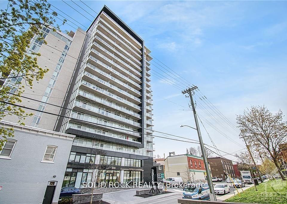 1st image of 255 Bay St #213