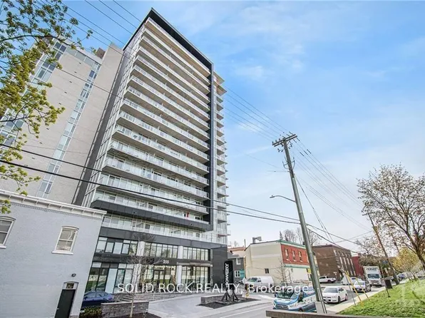 255 Bay St #213, Ottawa, ON K1R 0C5