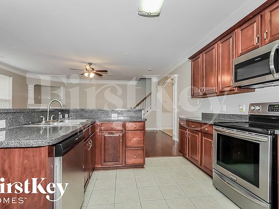 5th image of 4102 Bathurst Dr