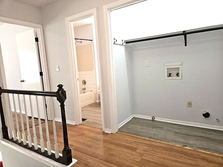 1261 Woodstream Dr — Photo 11
