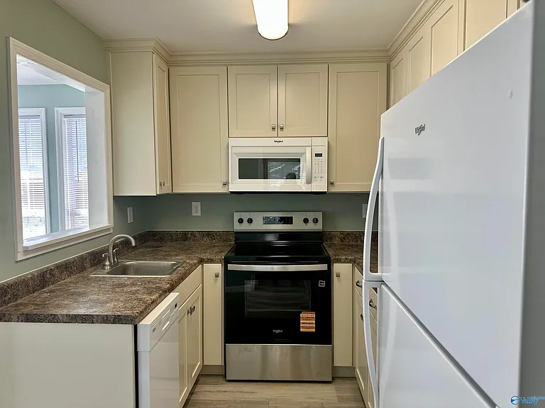 3111 Hale Dr SW — Photo 17