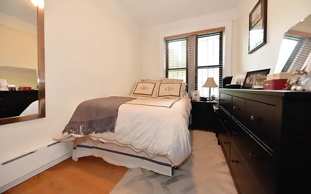 Rented by Buchbinder & Warren | media 7