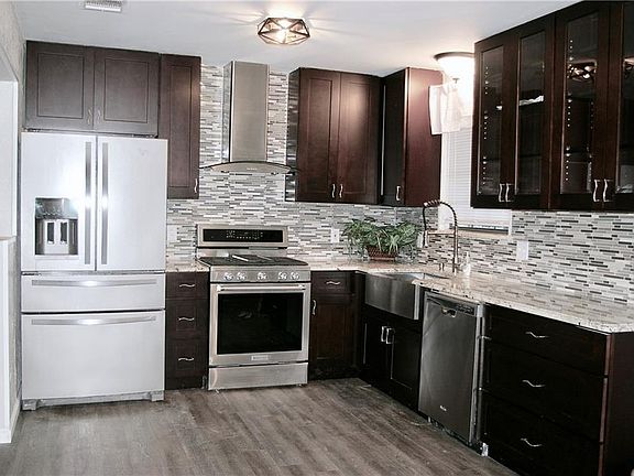 5th image of 8101 Emerald Hills Way