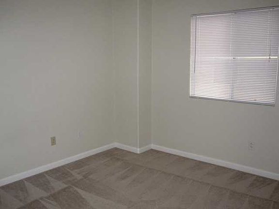 5th image of 1221 Yellowhammer Dr