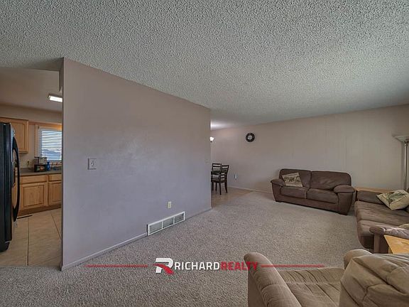 3rd image of 1831 Circle Rd