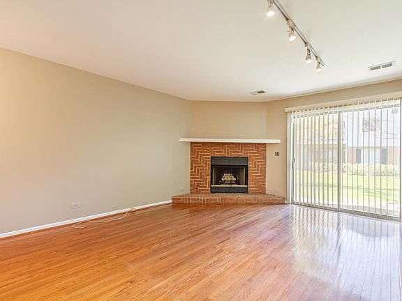 3rd image of 2485 Charleston Dr Unit 3