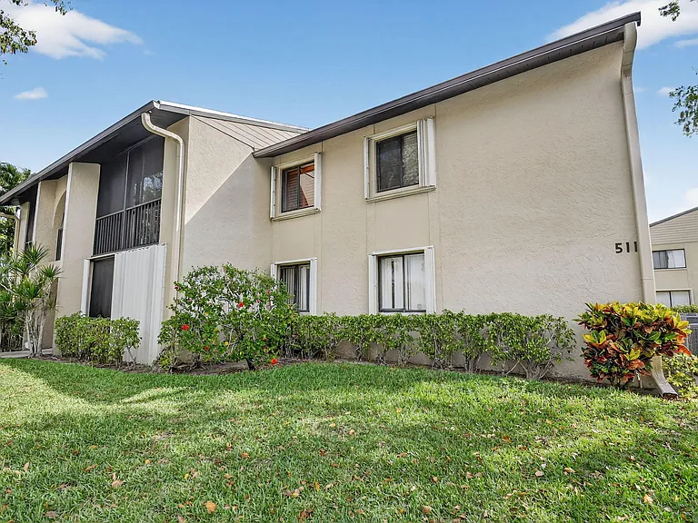 511 Shady Pine Way #D2 — Photo 3