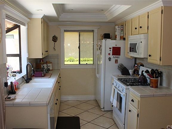 5th image of 26222 Rainbow Glen Dr