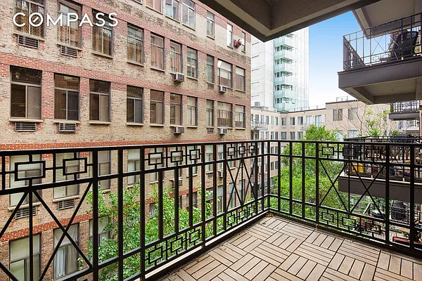 Sold by Compass | media 7