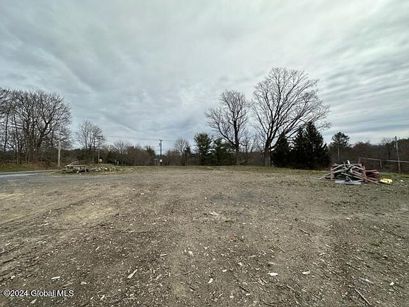 4th image of 64 Normanskill Road