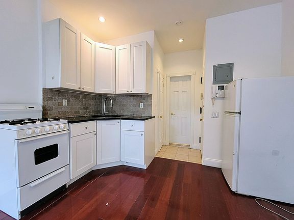 5th image of 108 Charles St #T