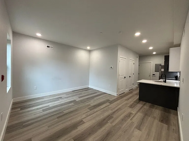 1027 W Dauphin St #3 — Photo 2