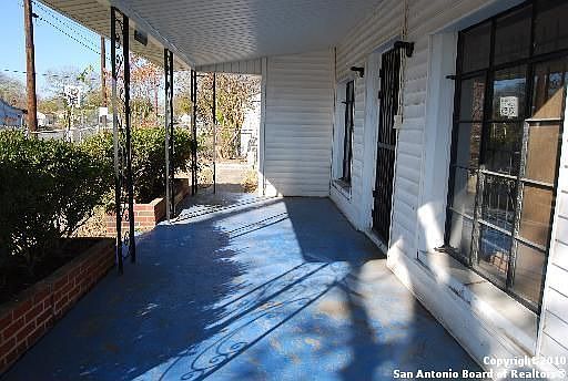 3rd image of 1706 Pecan Valley Dr