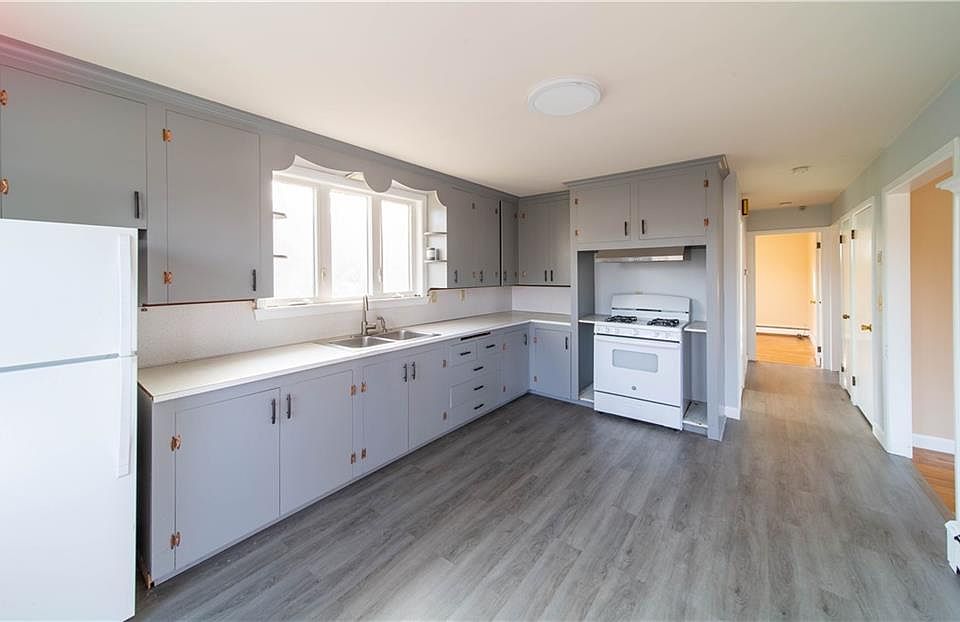 181 Cowesett Ave, West Warwick, RI 02893 Zillow