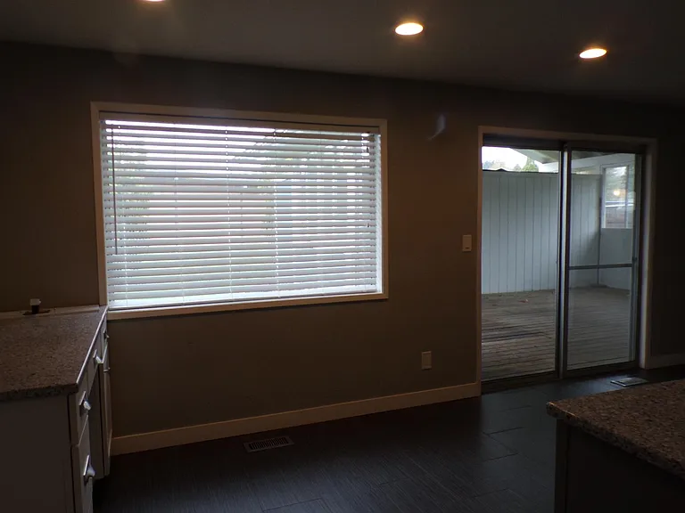2740 NW Stewart St — Photo 29