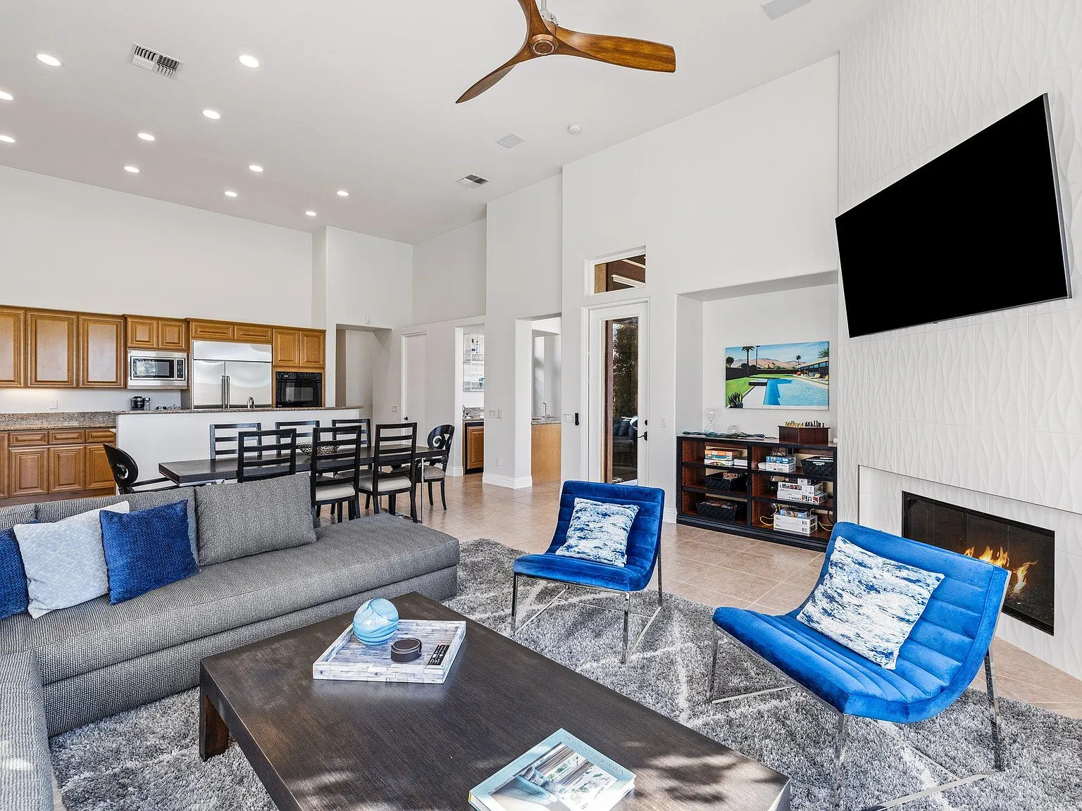 4 bed, 4.5 bath, 3222 sqft, $12,500 — Photo 2