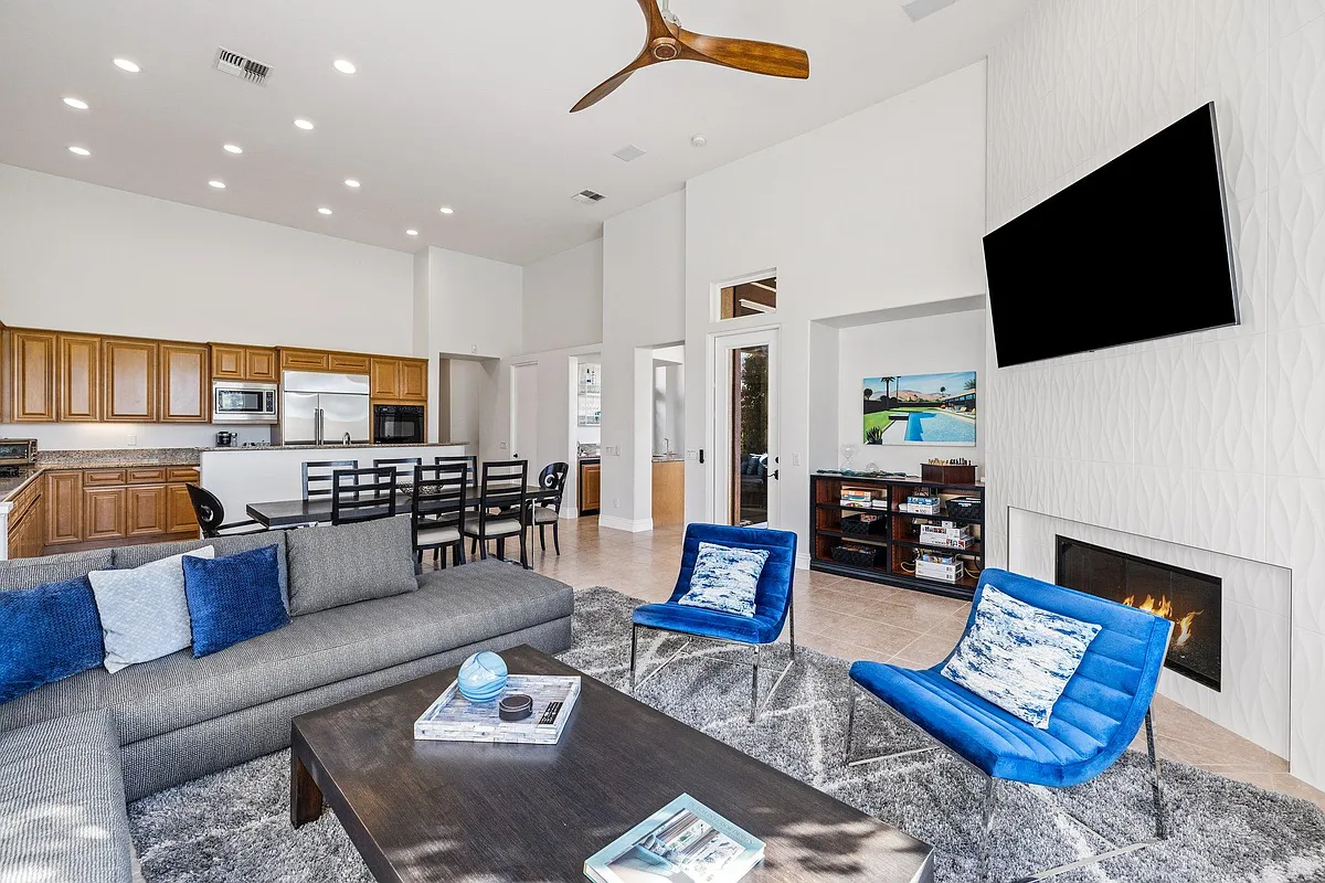 Building Photo - 81045 Legends Way