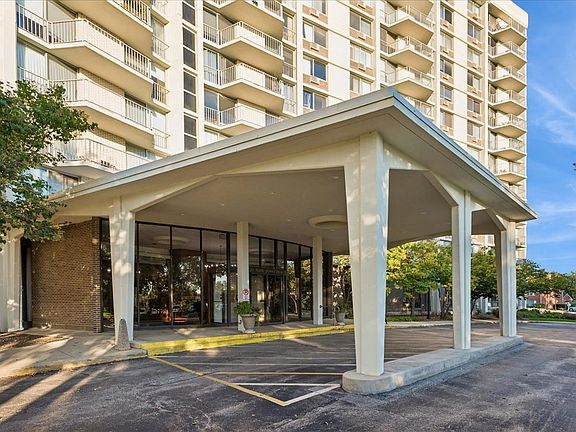 3rd image of 20 N Tower Rd APT 6A