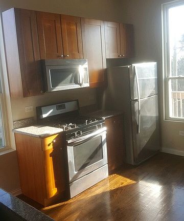 3rd image of 313 S Washtenaw Ave #3