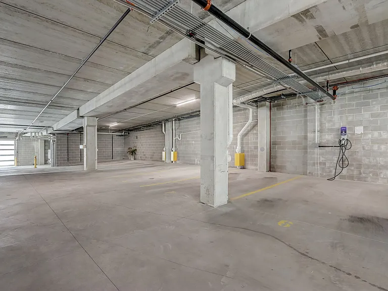 Element Apartments — Photo 9