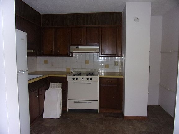 5th image of 910 30th St #1