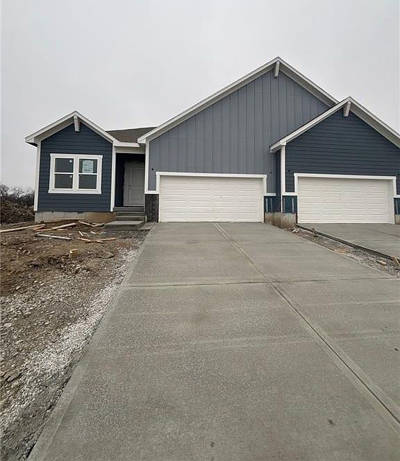 1st image of 1204 SE Windbreak Dr