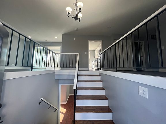 3rd image of 1216 Dogwood Ln