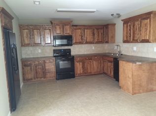 526 W Gay St #B, Warrensburg, MO 64093