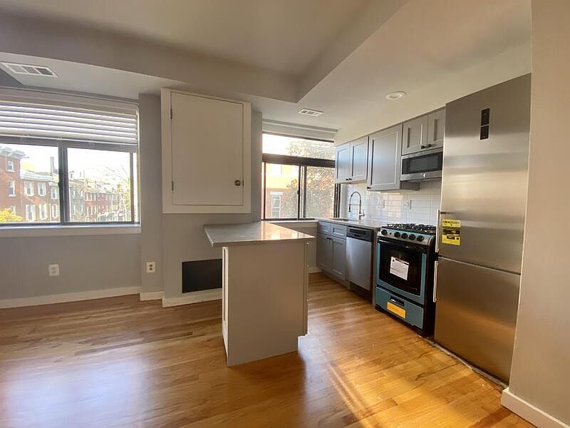 1st image of 319 S 10th St APT 332