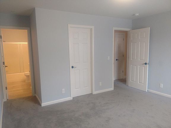 4th image of 527 Santa Gertrudis Way
