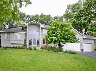 8913 Stratford Xing N, Brooklyn Park, MN 55443