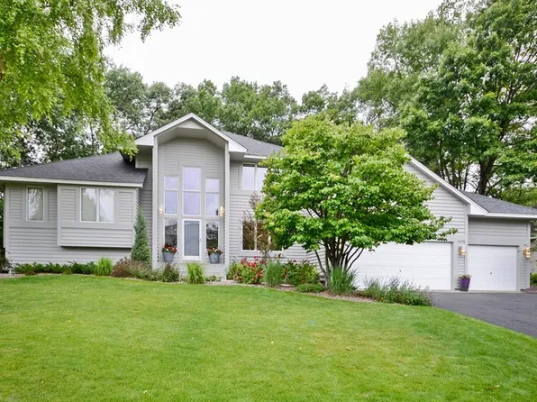 8913 Stratford Xing N, Brooklyn Park, MN 55443