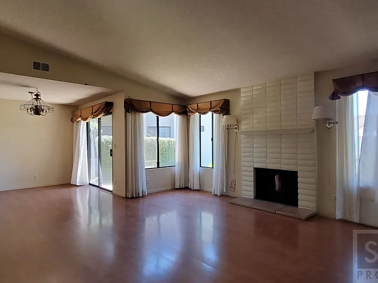 1231 Jackie Ln — Photo 4