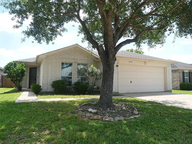 11931 Panay Village Cir — Photo 1