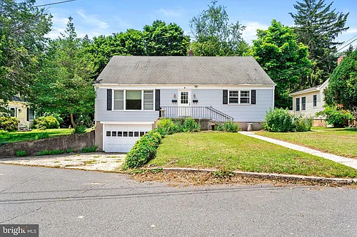 4 Pierson Pl Photo 1