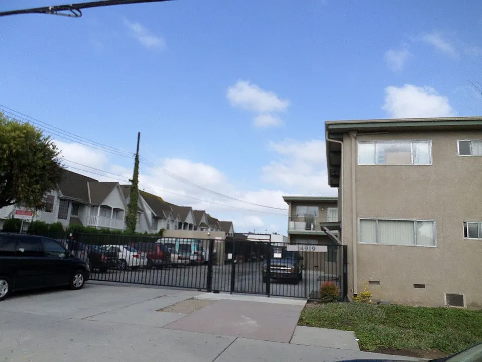 14919 S Normandie Ave #18