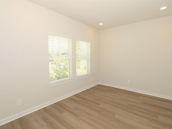 5th image of 5518 Handlewood Ln