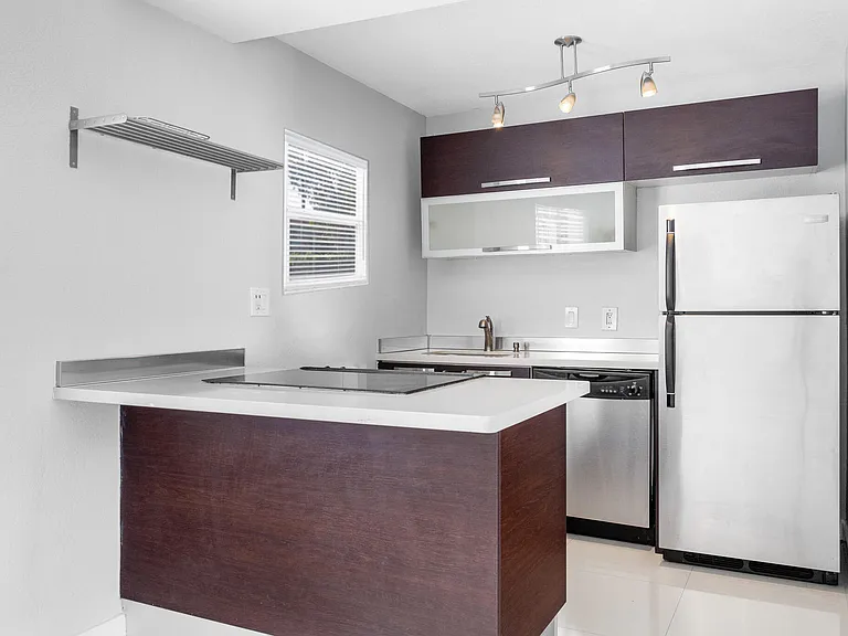 416 NE 15th Ave #11 — Photo 6