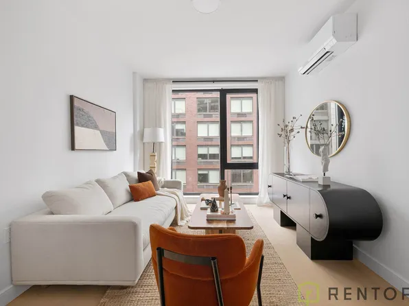 555 West 45th Street 3C image 2 of 11