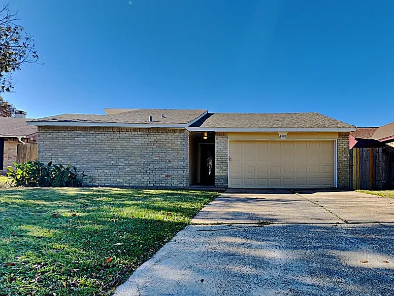 3 bed, 2.0 bath, 1625 sqft, $1,775 — Photo 1