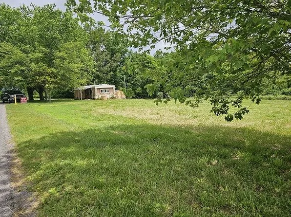 11180 New Cut Off Rd, Bon Aqua, TN 37025