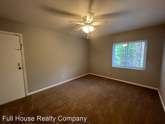 4th image of 3044 Walton St APT 9