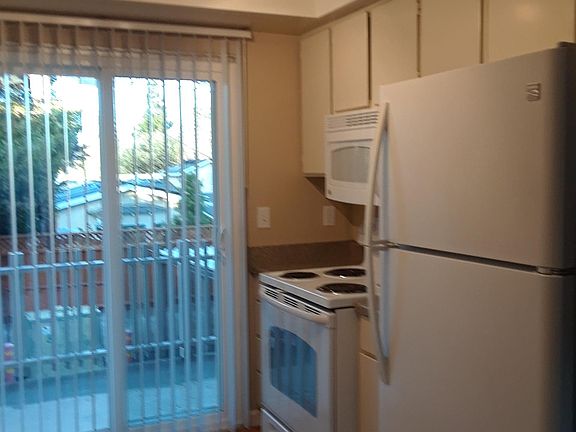 3rd image of 4775 Atherton Ave APT 8