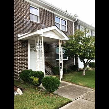 1st image of 819 Cathedral Dr