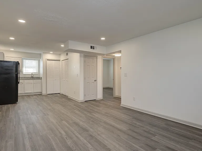1 418 Wood Creek Dr #5 — Photo 4